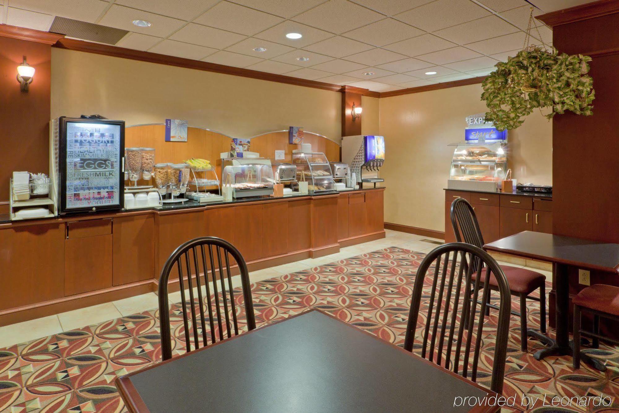 Holiday Inn Express Hotel & Suites Kent State University Restaurang bild